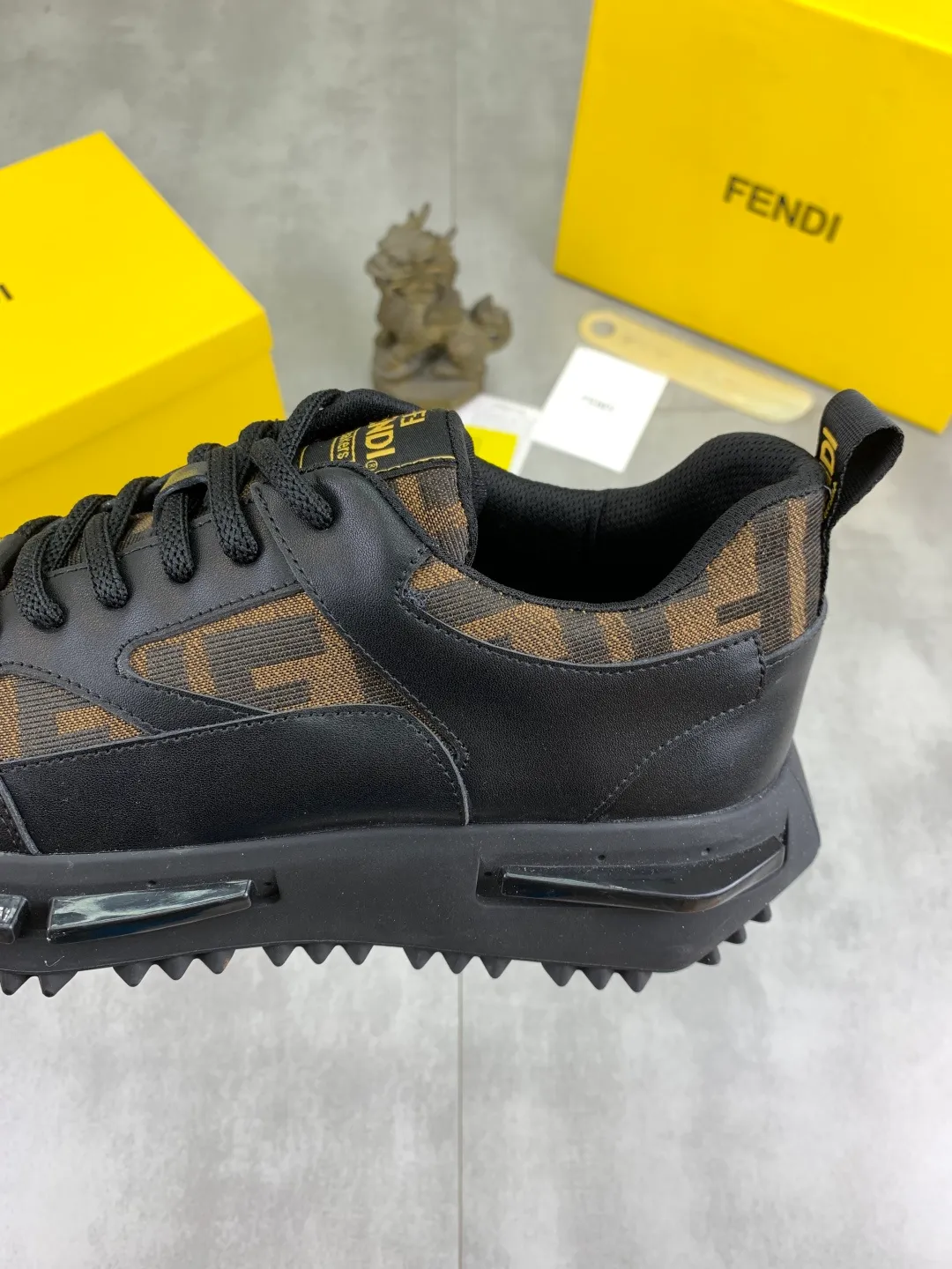 ​Men's shoes 💰P460 💰[New style] little monster 🆘 New FENDI (Fendi) new style 🕶️🕶️Simple routing effect, showing an elegant and cool driving shoe 🎬Using imported calfskin + first-layer pigskin lining🐂Excellent material🎬Detailed workmanship 🤗Comfortable foot feel➰➰. ​Pair it with any outfit to show your taste and temperament, low-key luxury ♻️Design ​simple and elegant ​noble and fashionable 🍃​Very loved and favored by trendy men 💓❤️size: 38-44 2️⃣colors available